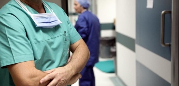 Σε 24ωρη απεργία αύριο γιατροί κι εργαζόμενοι 